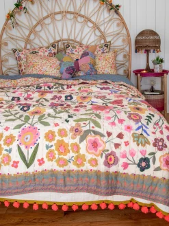 Bungalow Reversible Cotton Quilt - Chelsea
