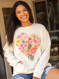 Comfy Pocket Sweatshirt - Ivory Heart
