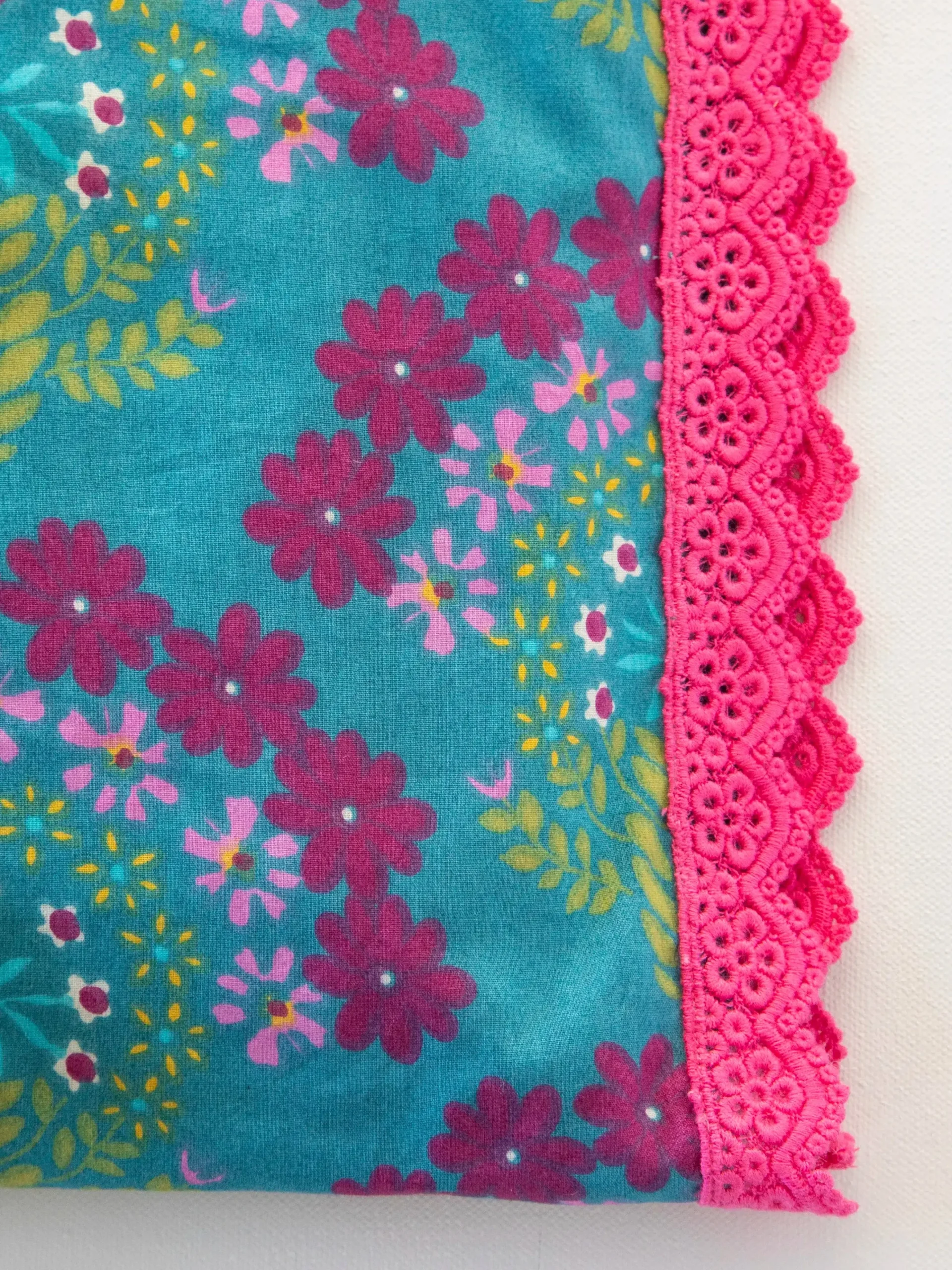 Mix u0026 Match Trim Cotton Pillowcase - Meadow Medallion