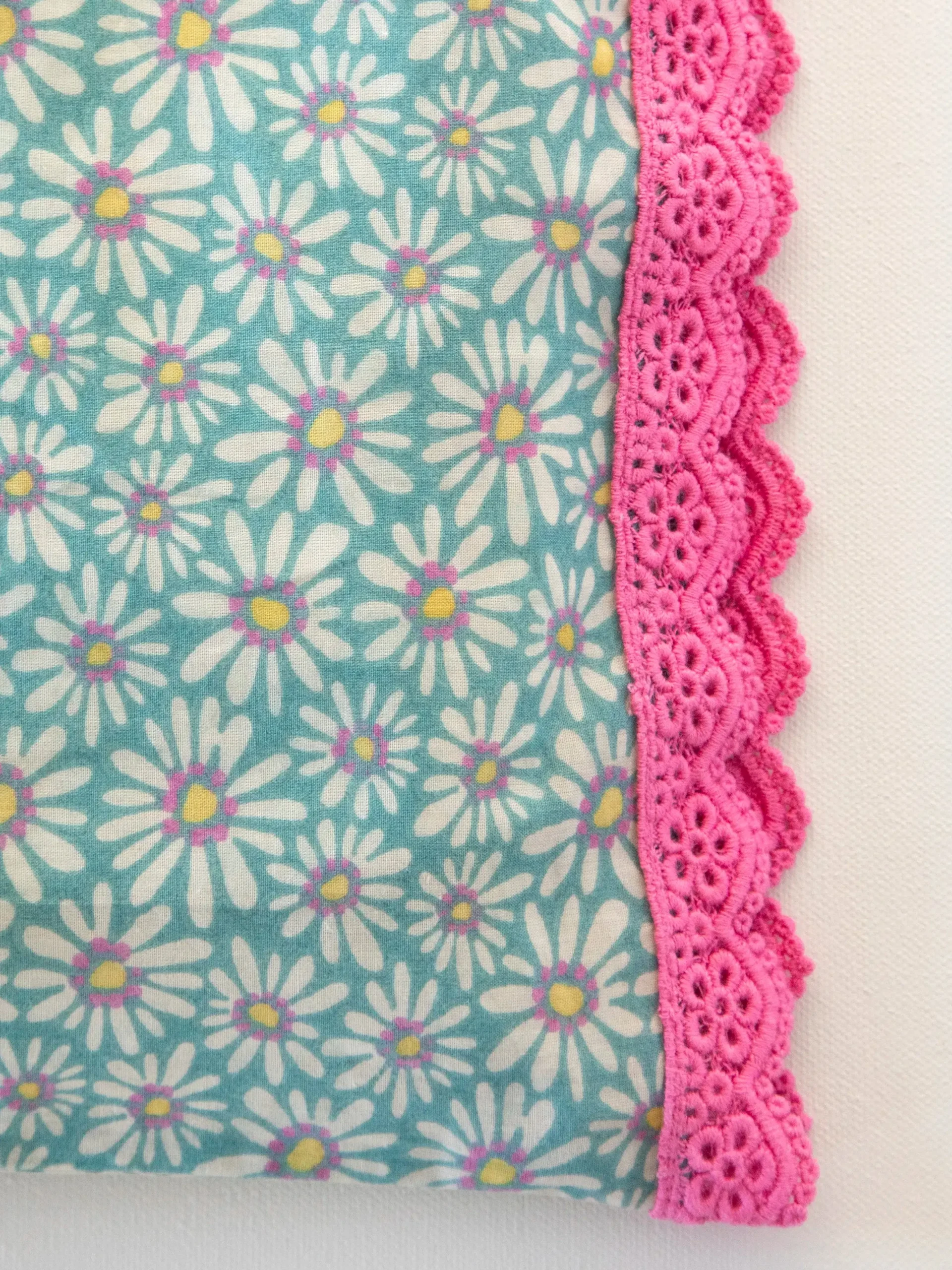Mix u0026 Match Trim Cotton Pillowcase - Bay Daisies